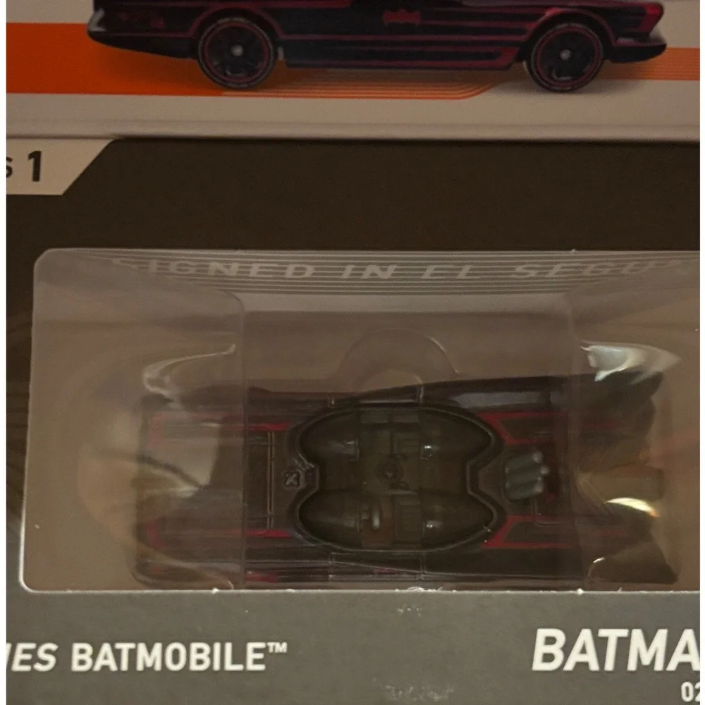 Hot Wheels id TV Series Batmobile Series 1 Batman 02/05 Black FXB25-T911